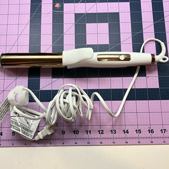 Kristin Ess Titanium Curling Iron for Beach Waves & Curls 1 1/4 main image 6